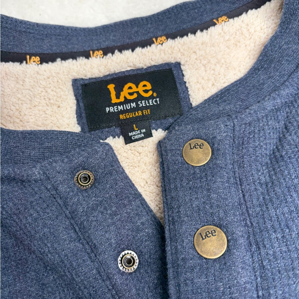 Lee winter Blue sweater size large